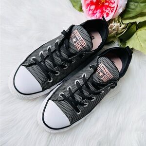 Converse Low Sneakers
